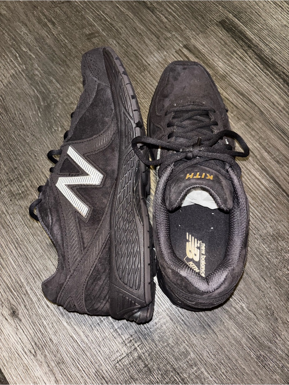 Kith x New Balance Black Suede Men’s Sneakers with White Logo Accent